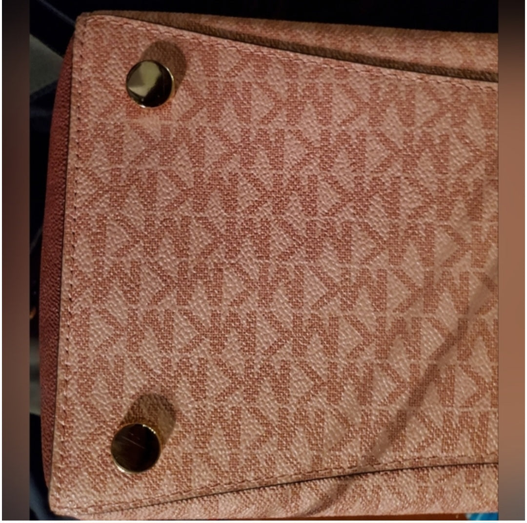 Authentic Michael Kors Voyager Handbag
